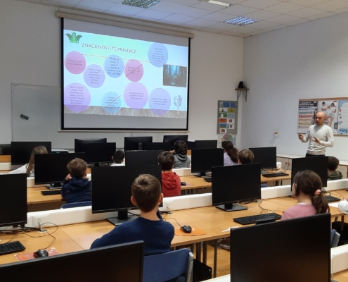 RIN - Učenci izdelujejo ppt