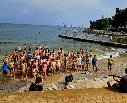 Šola v naravi - petje v morju